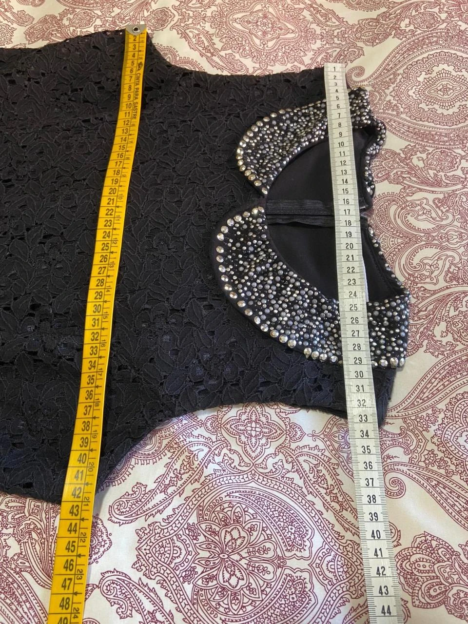 Vestido de encaje negro, cuello con pedrería. Clockhouse. Talla XL – photo 12